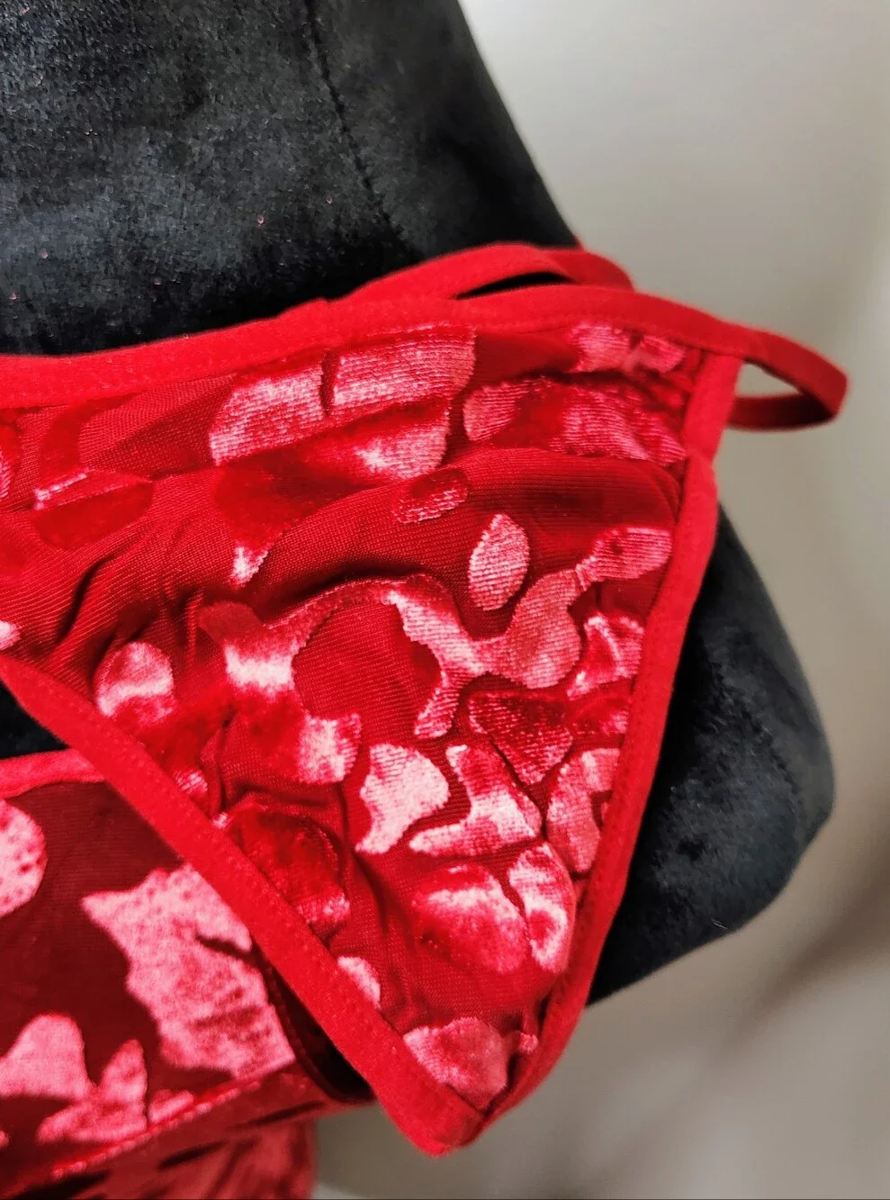 Youmita 3 Piece Red Satin Burnout Floral Lingerie Set Robe Chemise & Thong‎ NWT